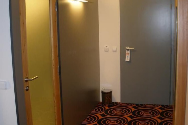 Room 13 of 49