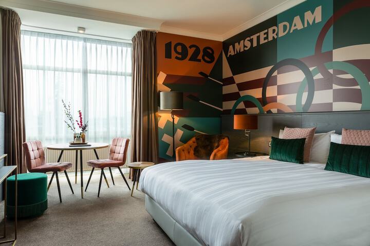 Room 7 of 76