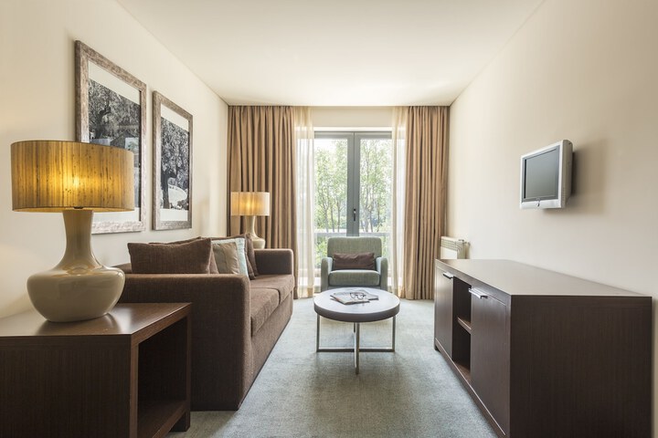 Room 11 of 72