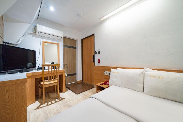 Room 56 of 127