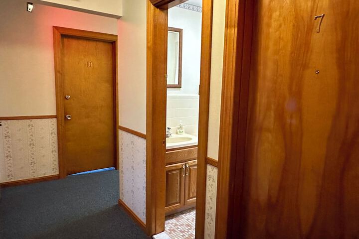 Room 77 of 100