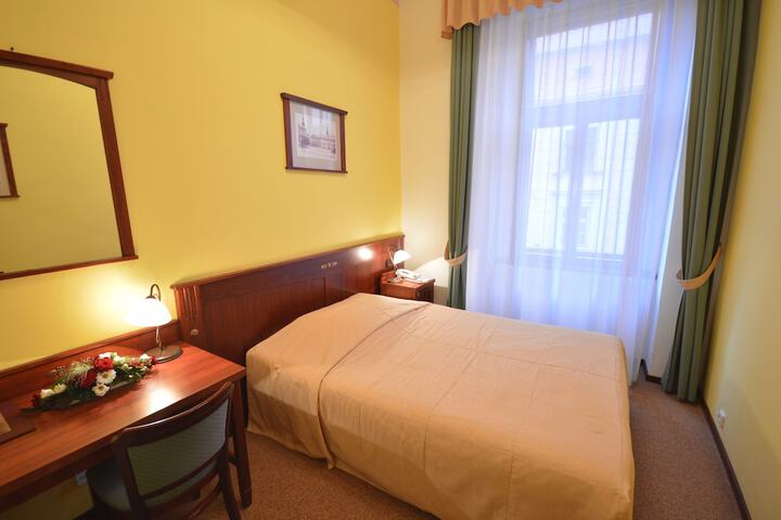 Room 14 of 61