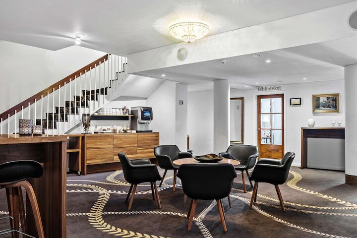 Lobby Entry