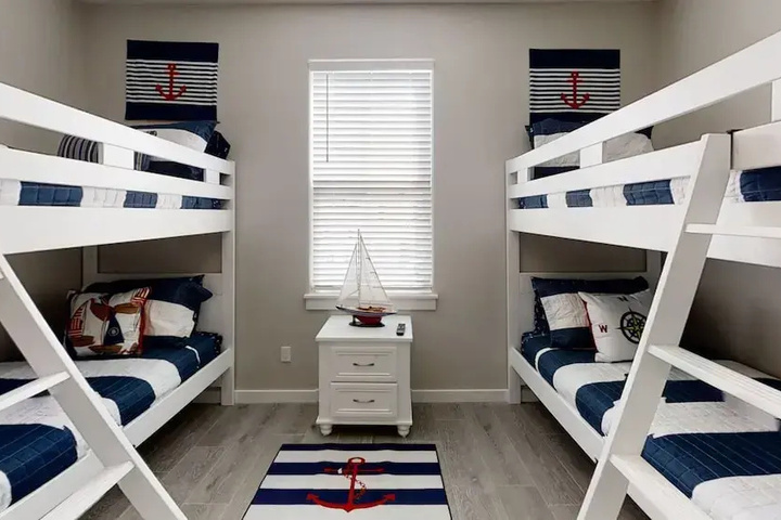 Room 5 of 19