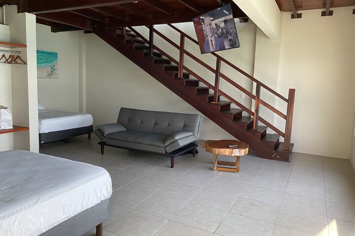 Room 33 of 73