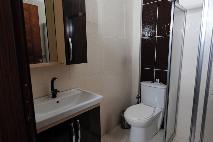 Room 10 of 25