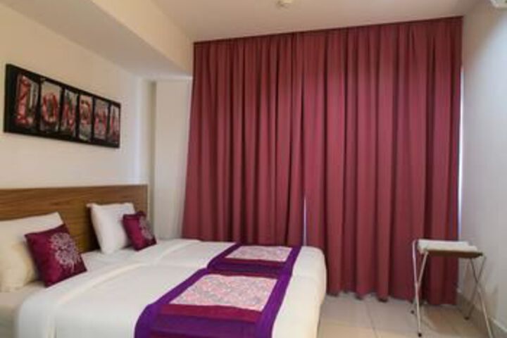 Oyo 180 V Hotel