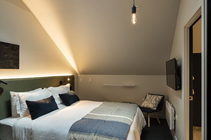 Room 6 of 60