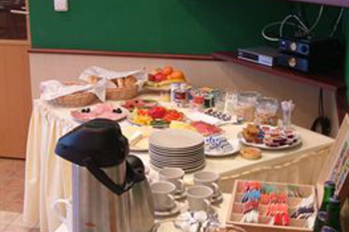 Breakfast/Coffee Service 10 of 44