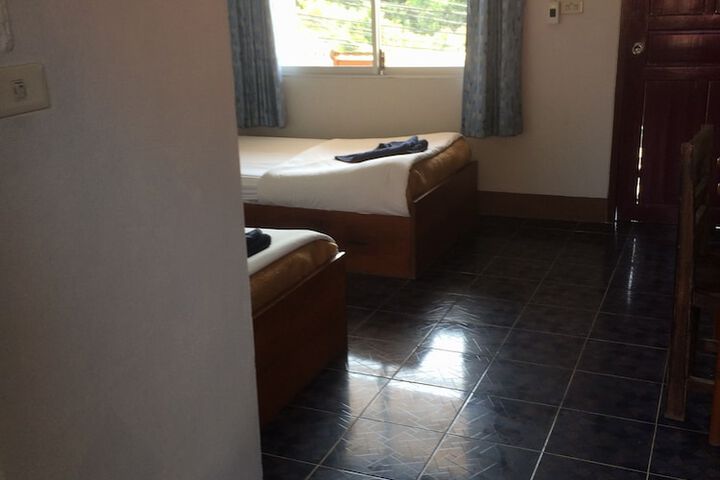 Room 7 of 37