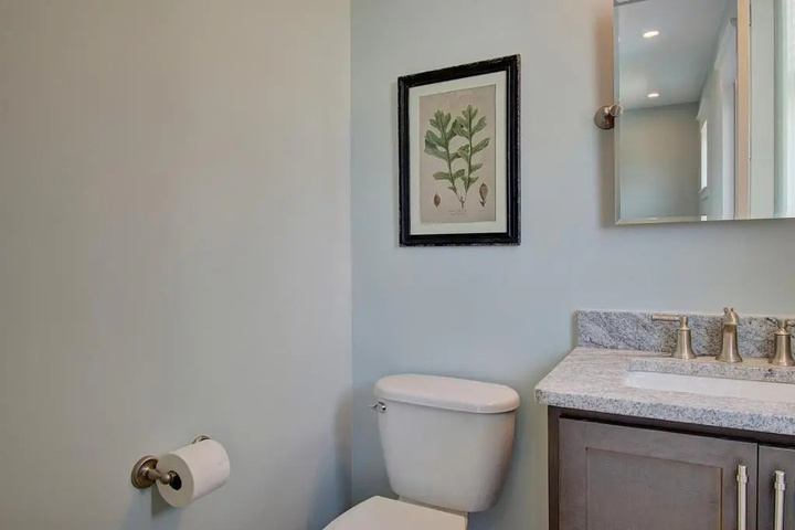 Room 10 of 27