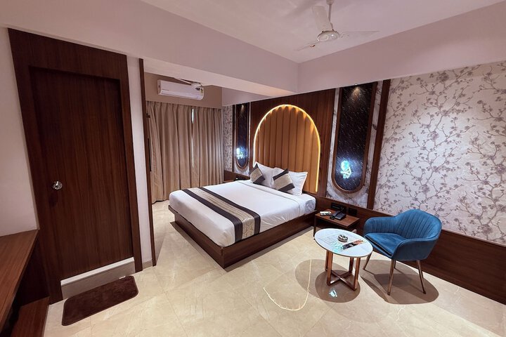 Room 35 of 74