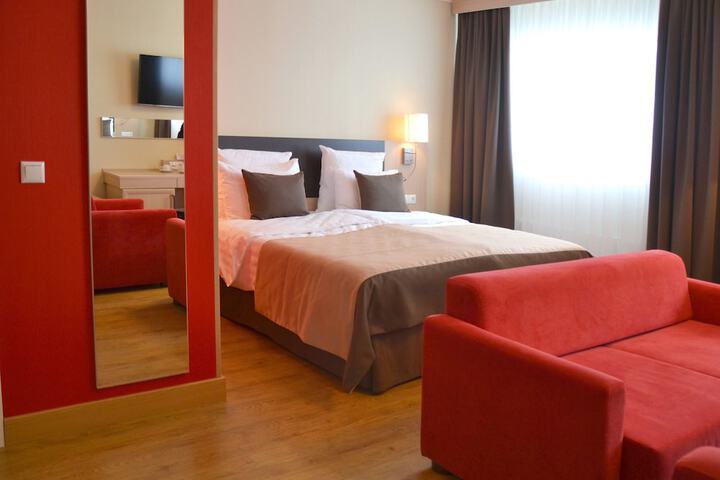 Room 9 of 68