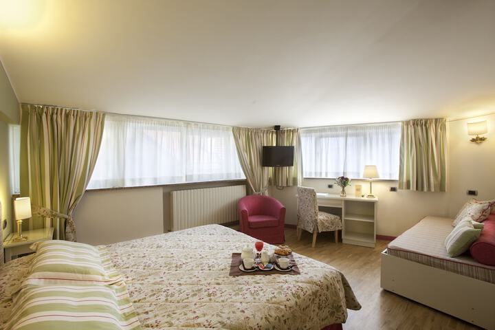 Room 8 of 113