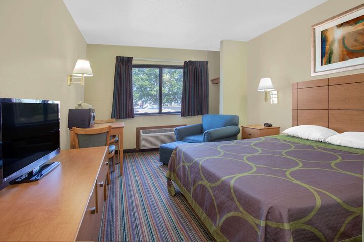2 Queen Beds (4 of 14)