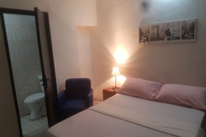Room 21 of 40