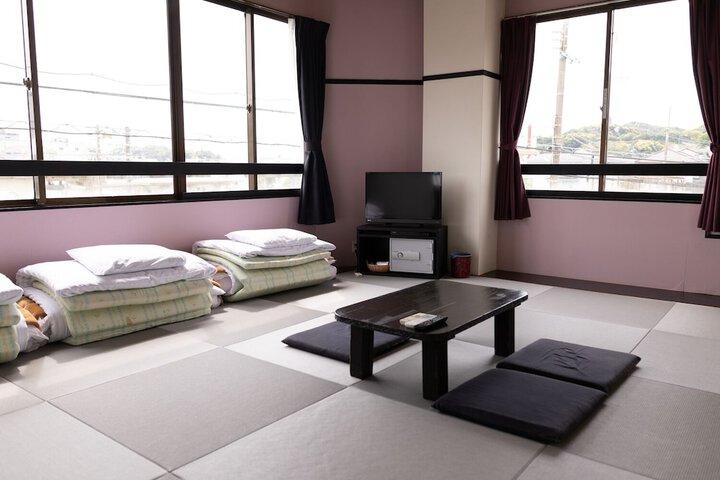 Room 6 of 31