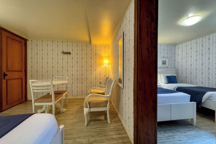 Room 30 of 97