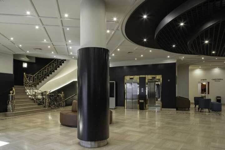 Entrance & Lobby