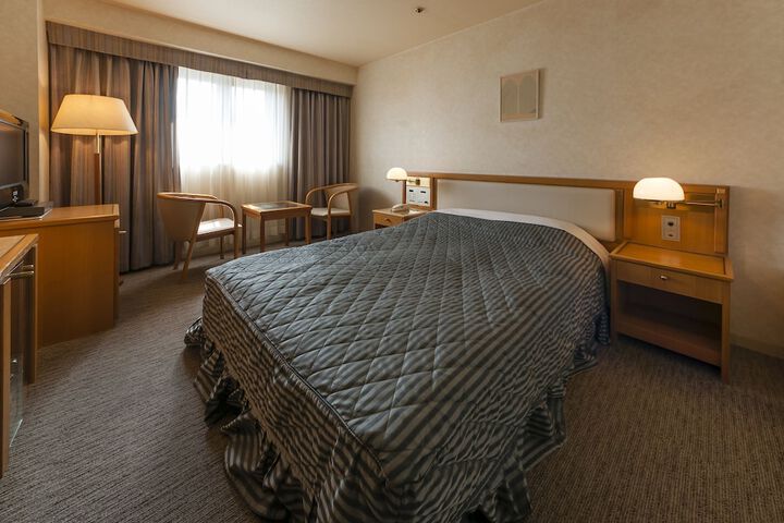 Room 12 of 21