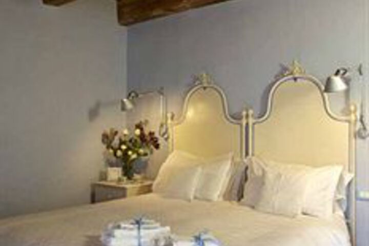 Room 14 of 26