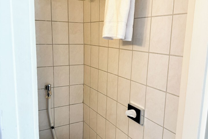 Room 82 of 93