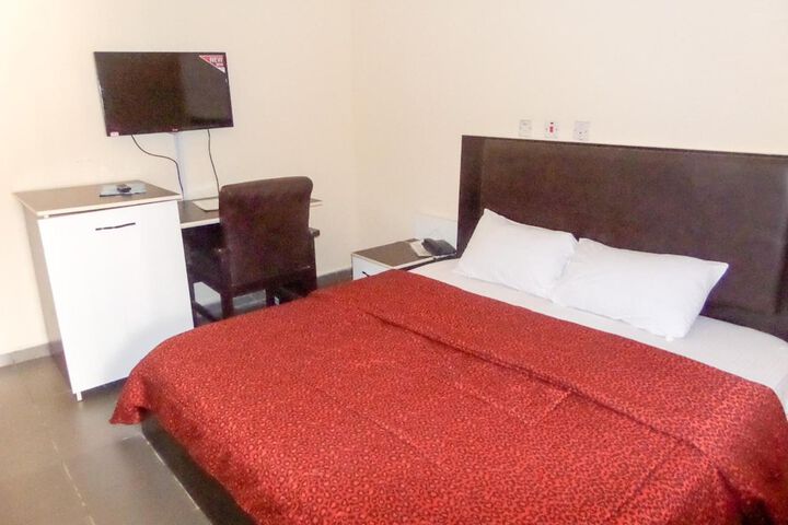 Room 16 of 30