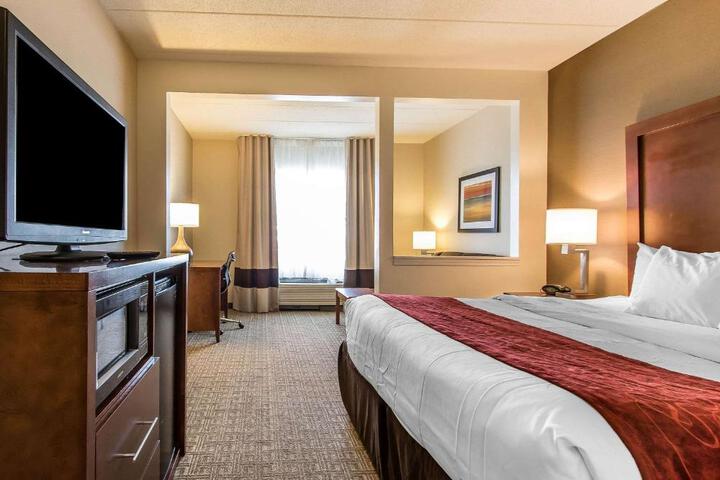 Suite King Bed Accessible (11 of 26)