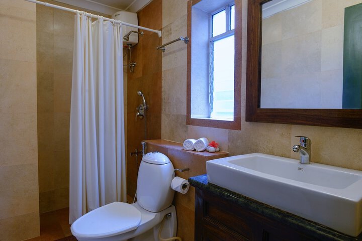 Room 11 of 20