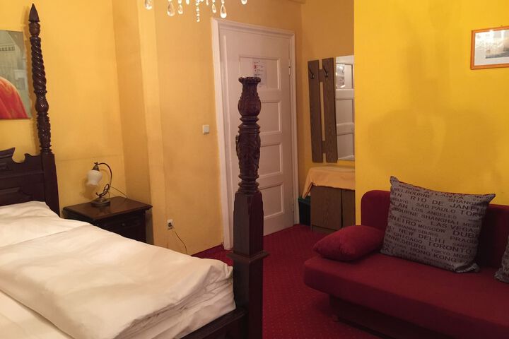 Room 13 of 41