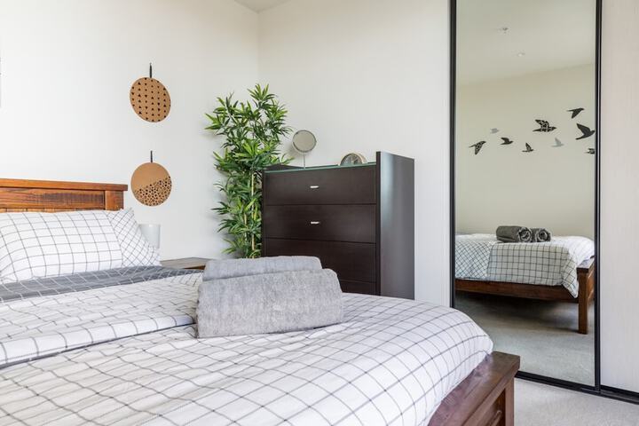 Room 2 of 17