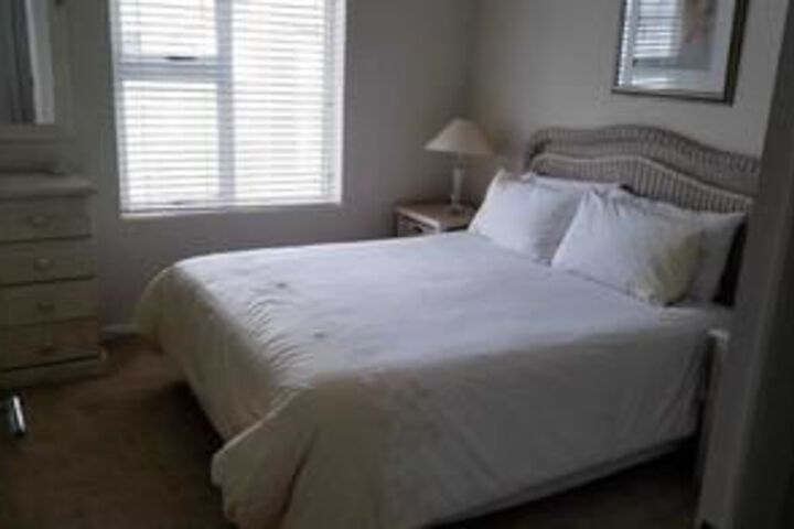 Room 2 of 6