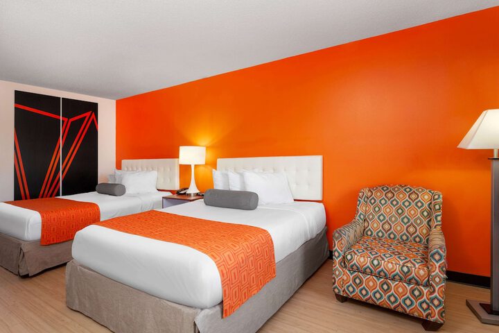2 Queen Beds Accessible (5 of 12)