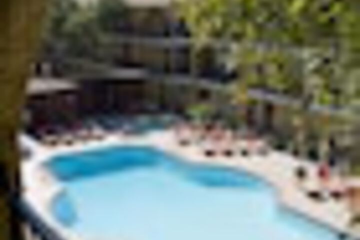 Pool 56 of 138
