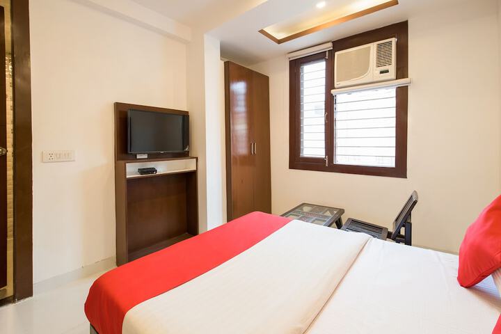 Room 6 of 23