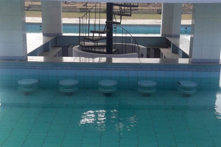 Pool 39 of 105