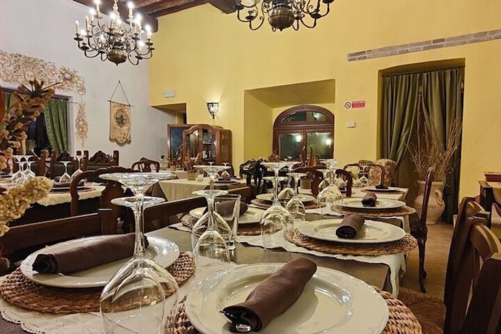 Dining 19 of 42