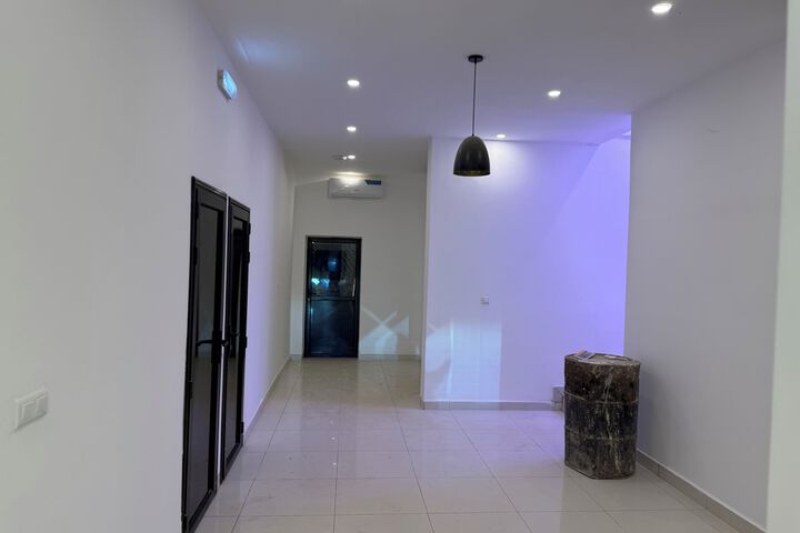 Room 4 of 11