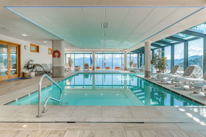 Pool 33 of 80