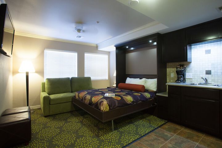 Room 3 of 70