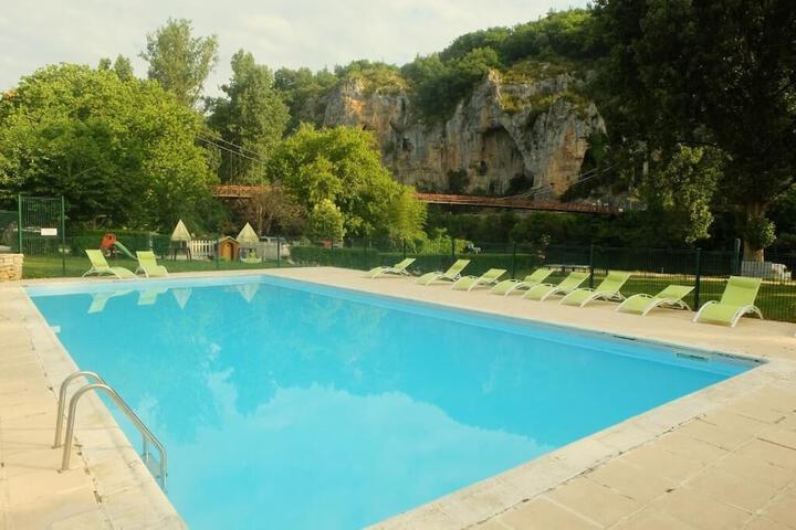 Pools & Facilities