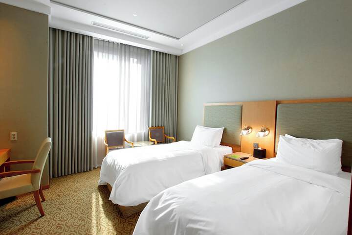 Room 25 of 61