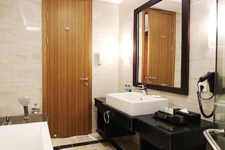 Room 44 of 72