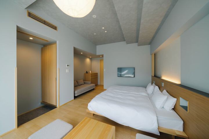 Room 6 of 43