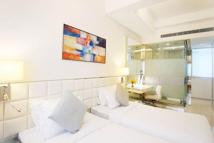 Room 7 of 22