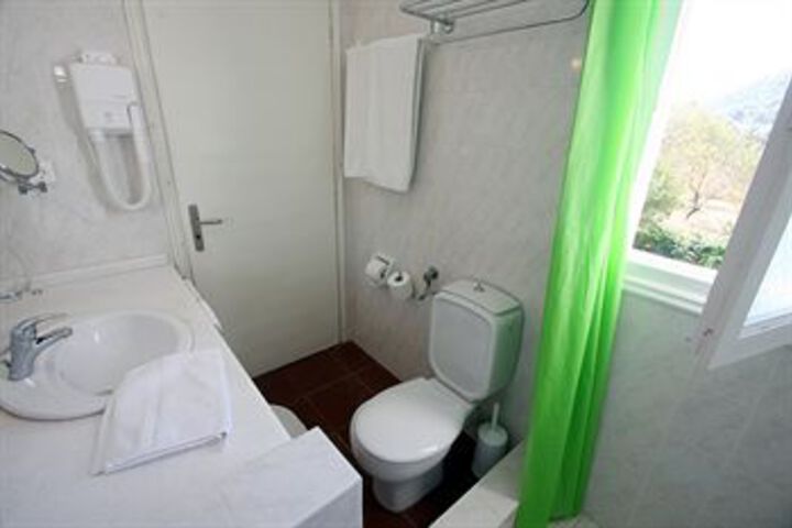 Room 3 of 26