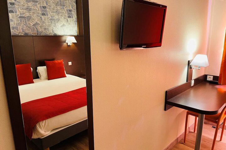 Room 13 of 44