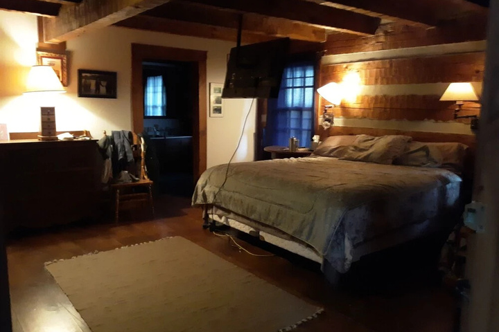 Room 3 of 16