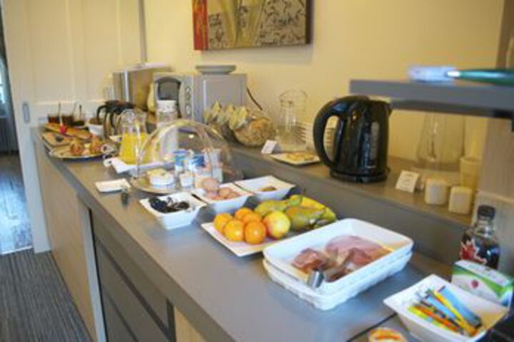 Breakfast/Coffee Service 9 of 30
