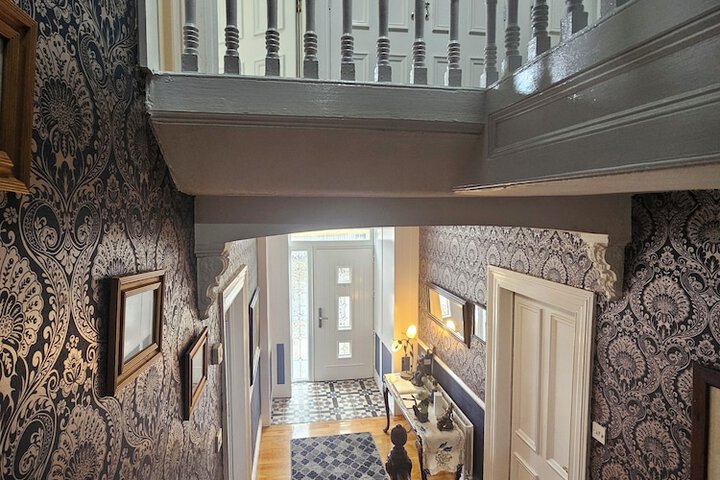 Guest Lobby